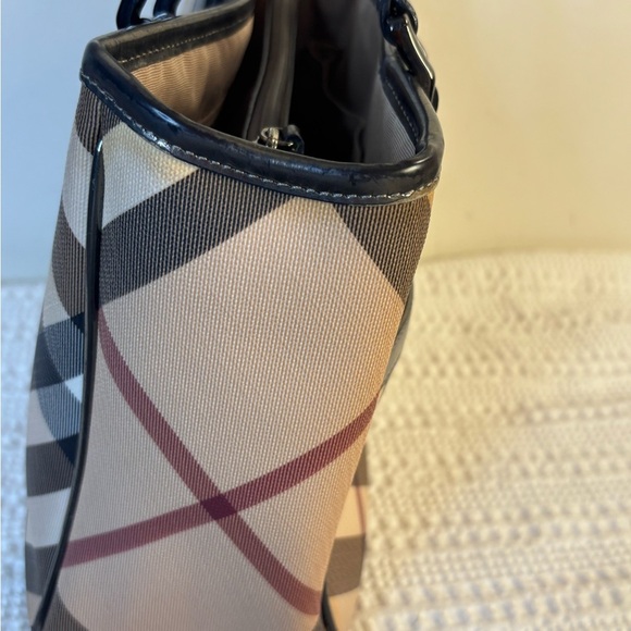 Burberry House NovaCheck Checked Tote Bag Handbag Enamel Patent Leather - Picture 7 of 14